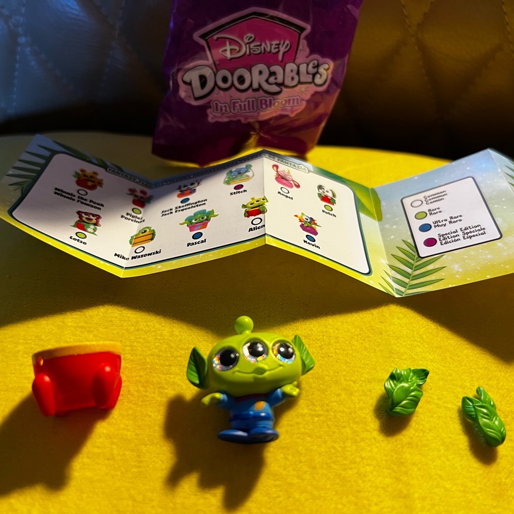 Disney Doorables In Full Bloom - Alien